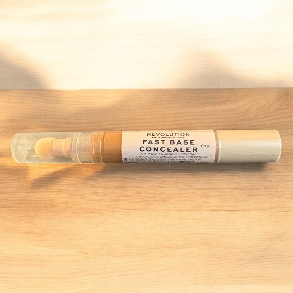 Revolution Fast Base Concealer C13 - Warm Beige NEW